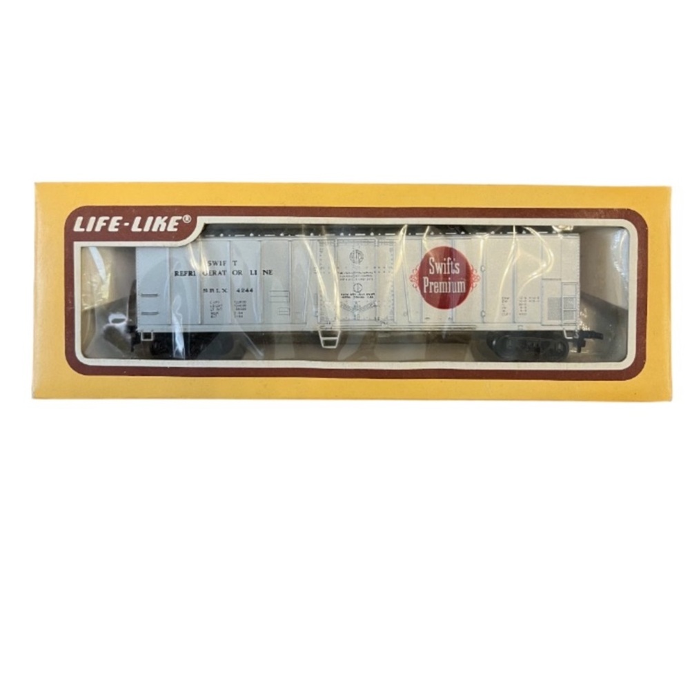 Authentic Life-Like vtg HO Scale' Swift's Premium Steel Reefer model train car